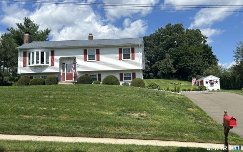 15 Flintlock Road North Haven CT 06473
