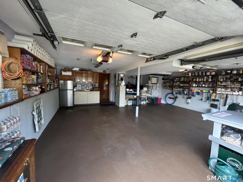 15 Flintlock Road North Haven CT 06473