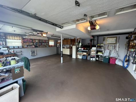 15 Flintlock Road North Haven CT 06473
