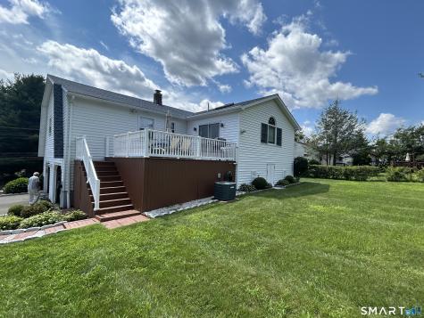 15 Flintlock Road North Haven CT 06473
