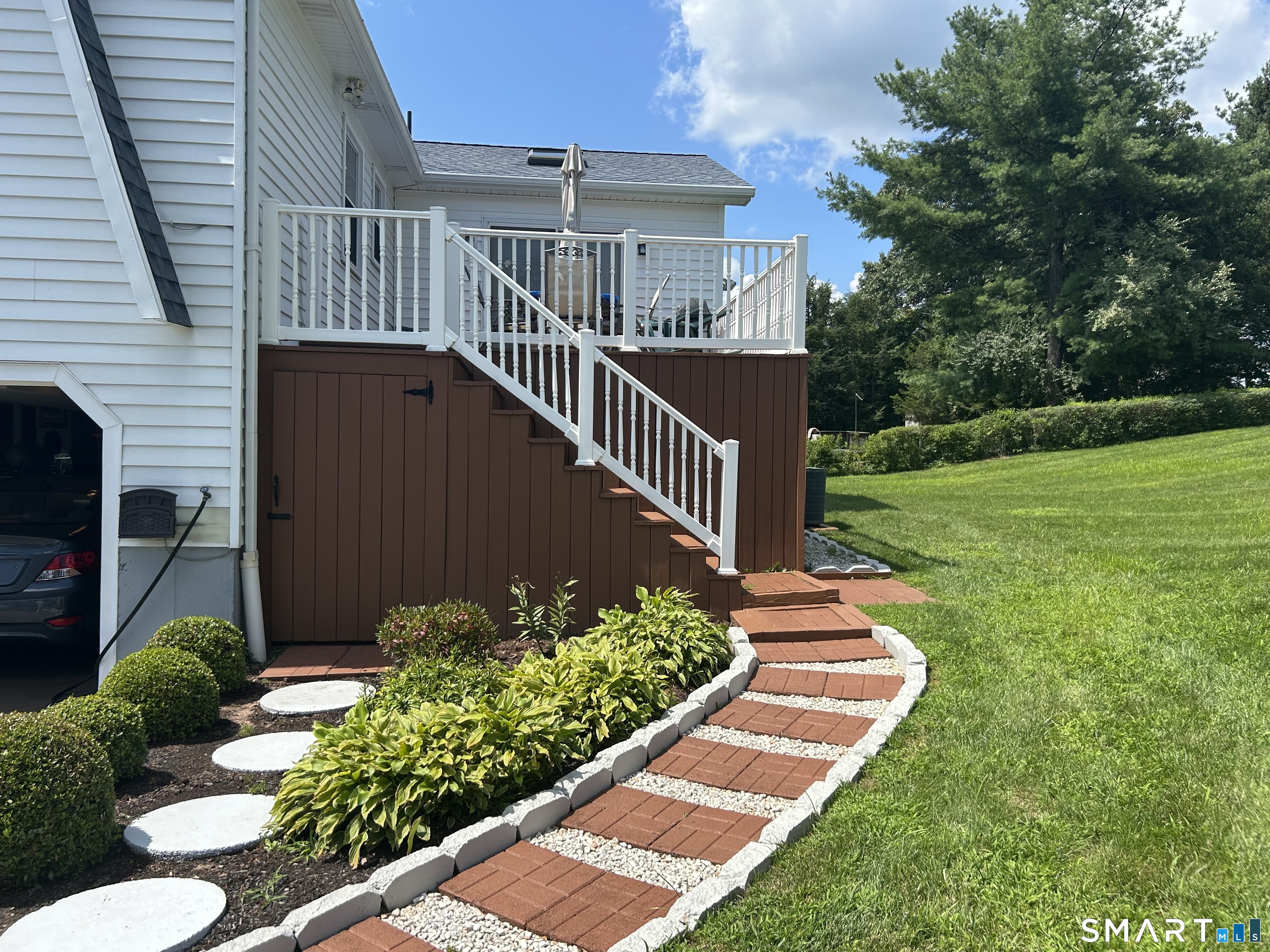 15 Flintlock Road North Haven CT 06473