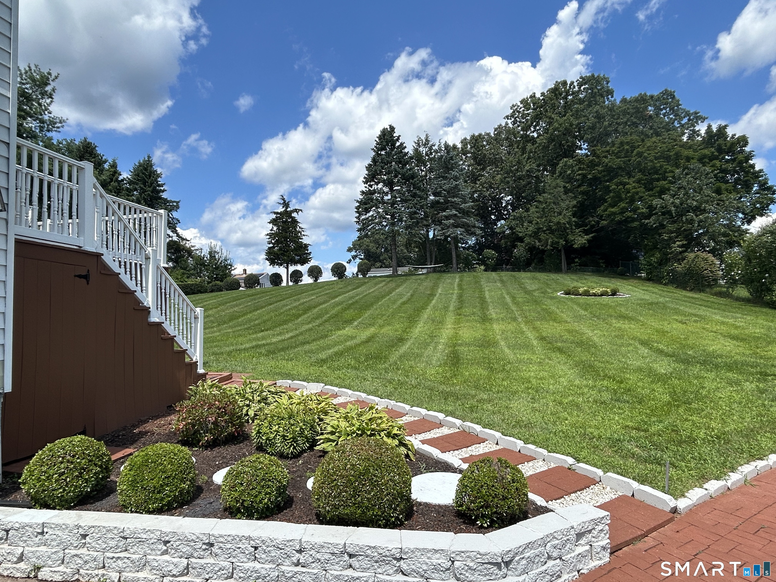 15 Flintlock Road North Haven CT 06473