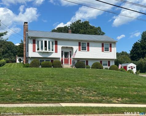 15 Flintlock Road North Haven CT 06473