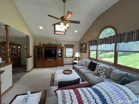 15 Flintlock Road North Haven CT 06473