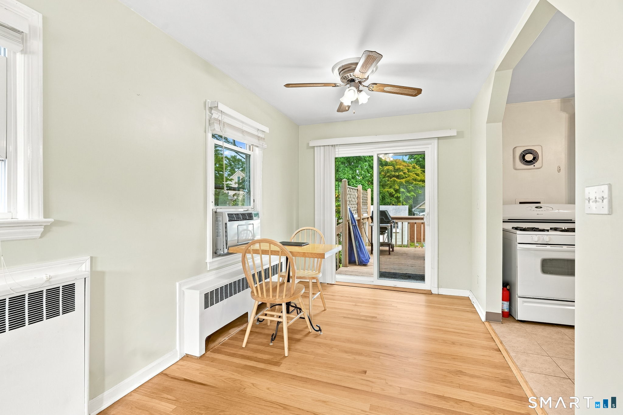 28 Ridgewood Avenue Stamford CT 06907