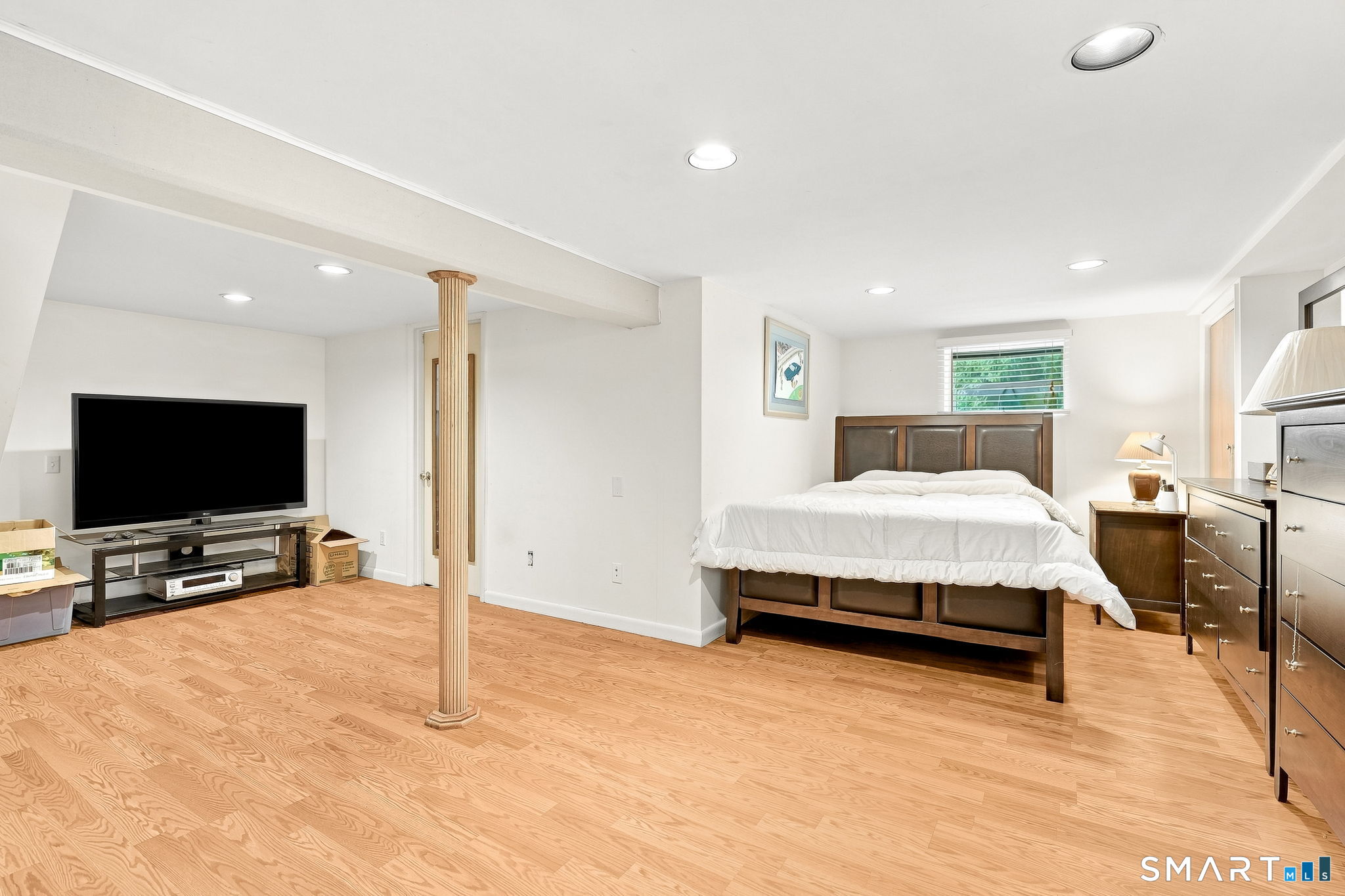 28 Ridgewood Avenue Stamford CT 06907