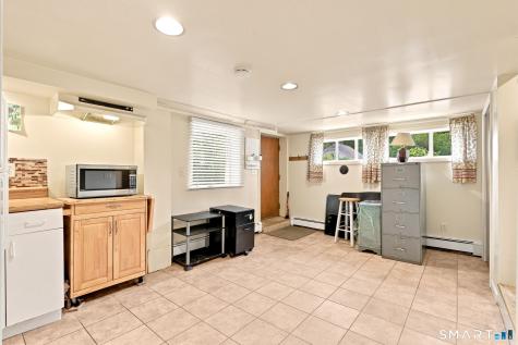 28 Ridgewood Avenue Stamford CT 06907