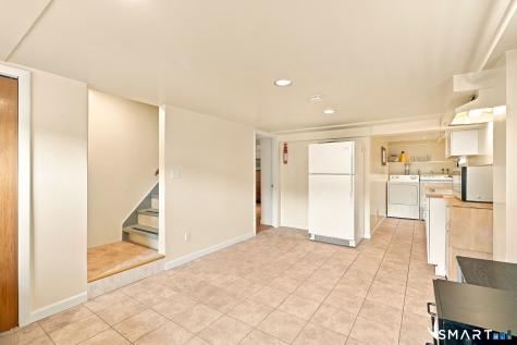 28 Ridgewood Avenue Stamford CT 06907