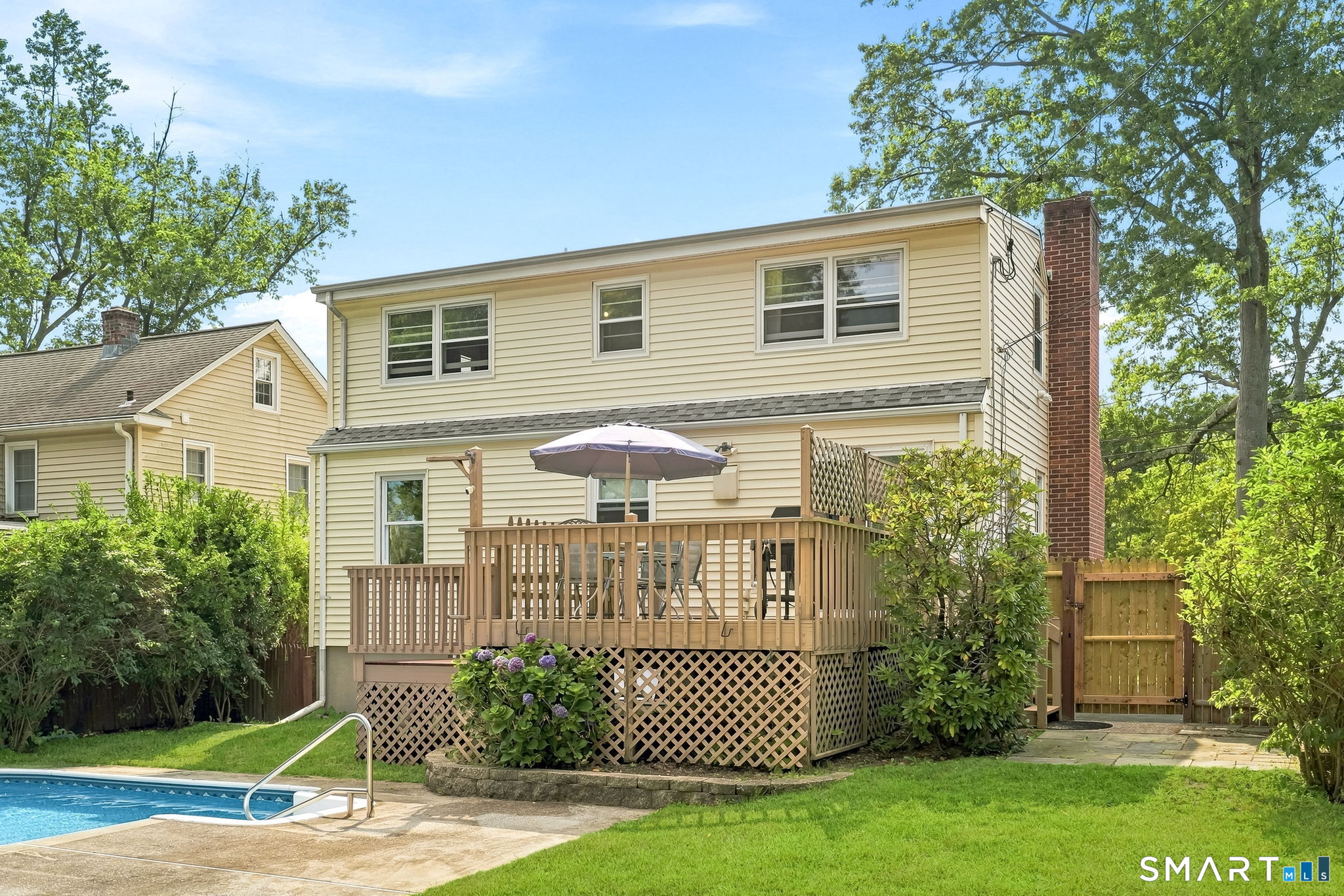 28 Ridgewood Avenue Stamford CT 06907