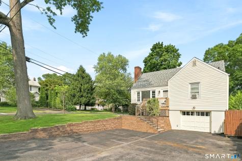 28 Ridgewood Avenue Stamford CT 06907