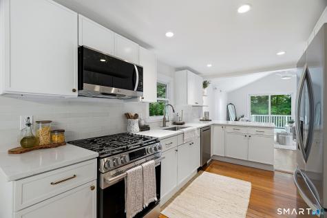 32 Sunset Terrace Essex CT 06426