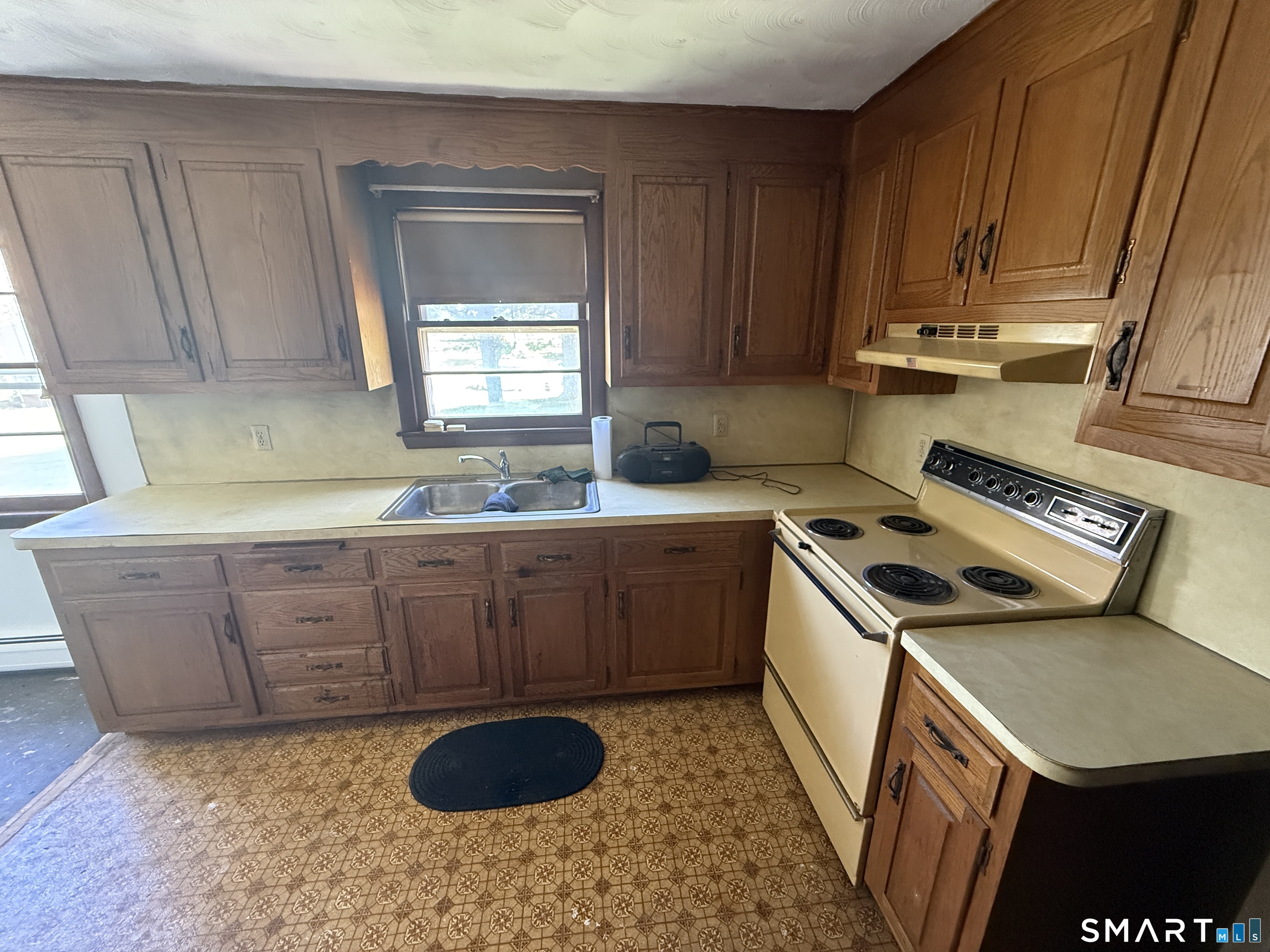 8 Tulip Drive Meriden CT 06450