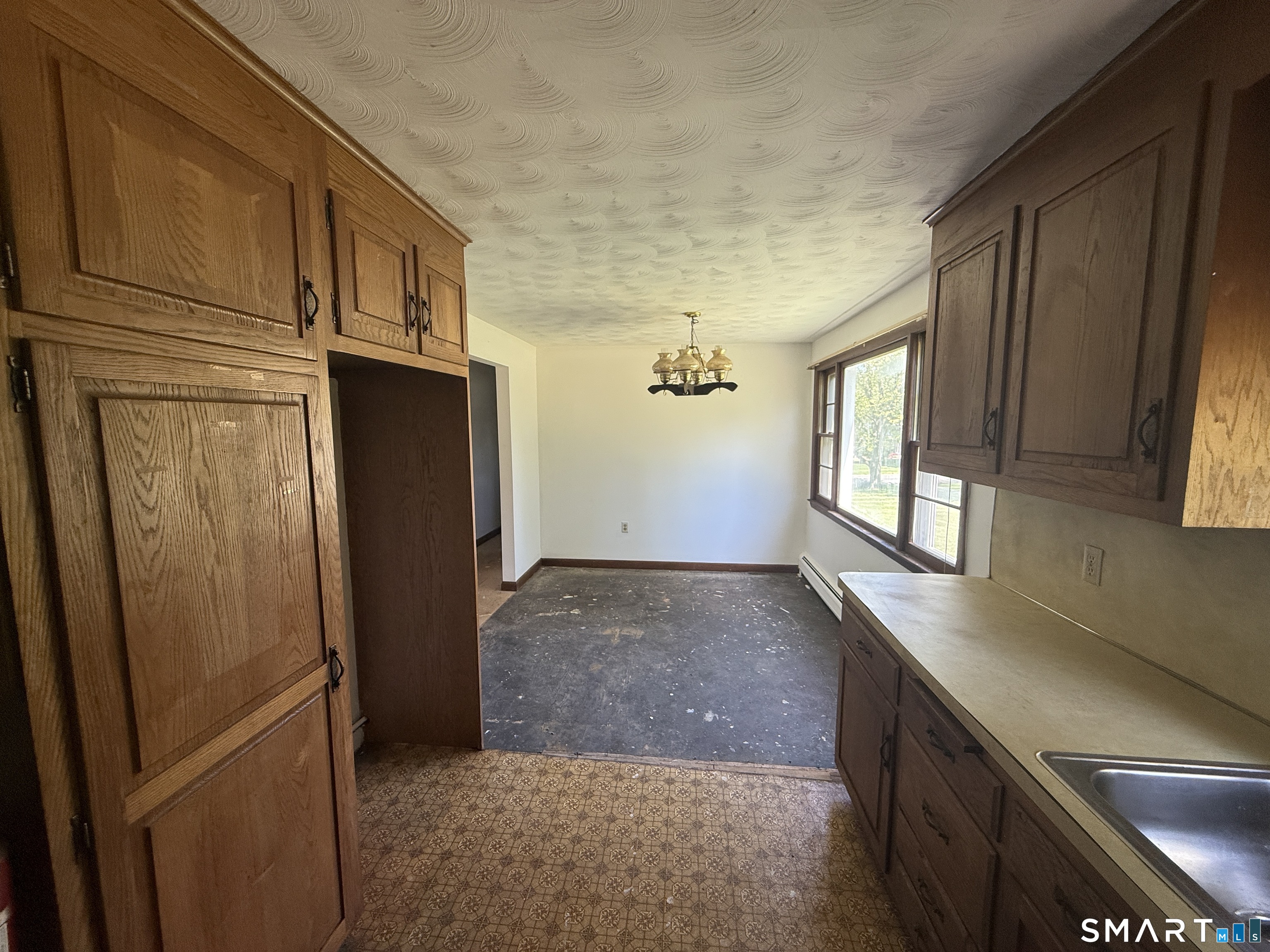 8 Tulip Drive Meriden CT 06450