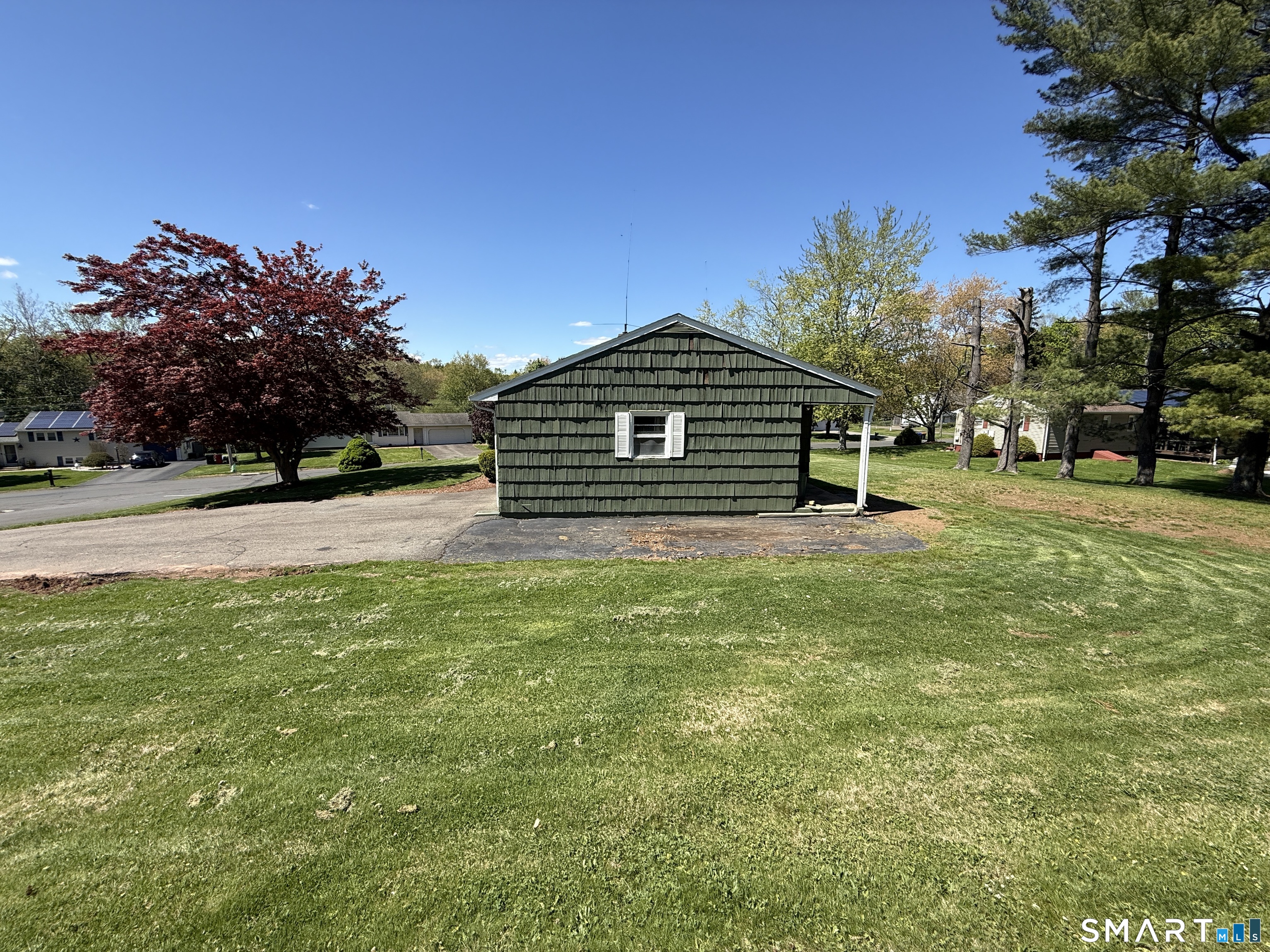 8 Tulip Drive Meriden CT 06450