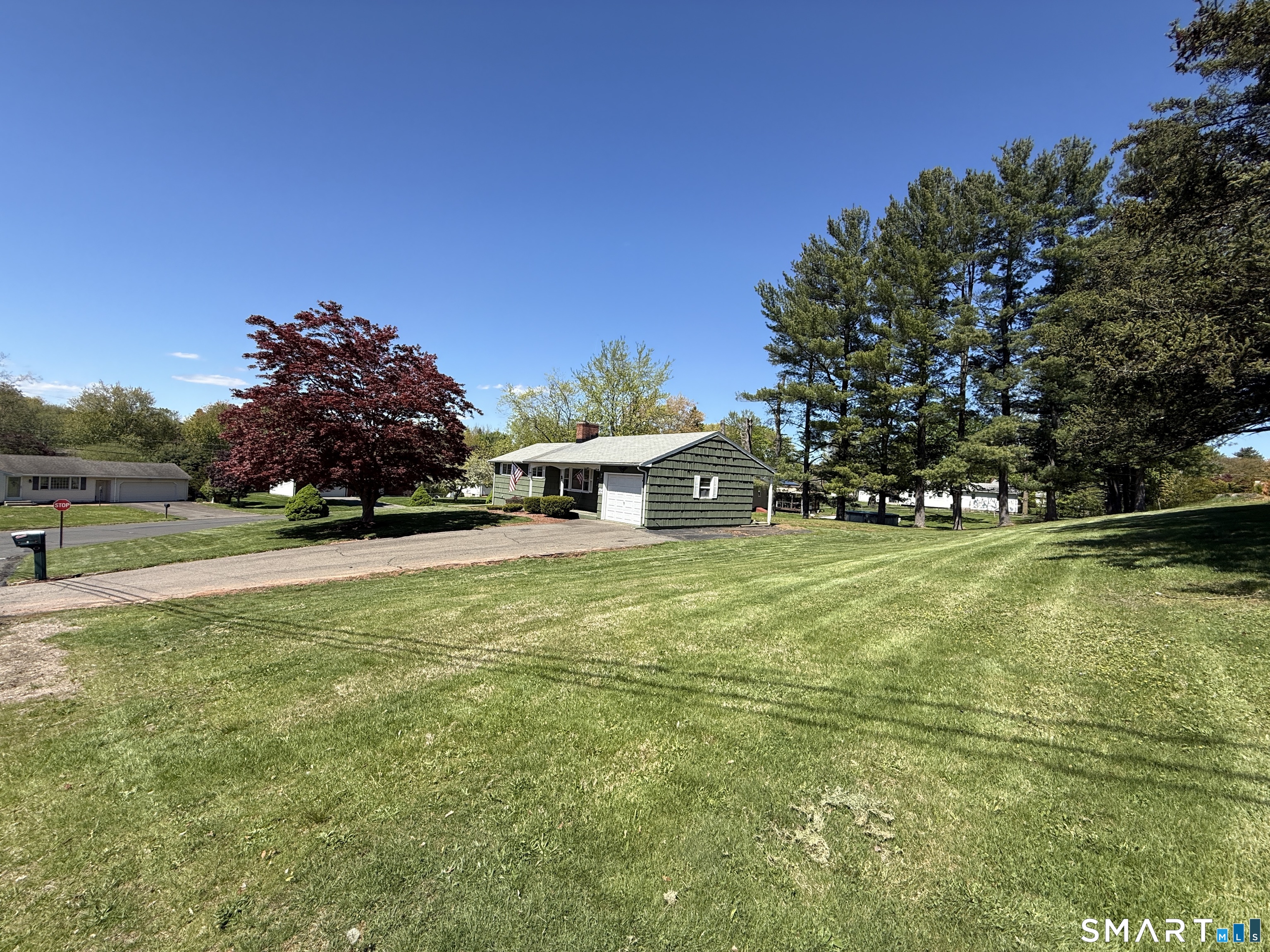 8 Tulip Drive Meriden CT 06450