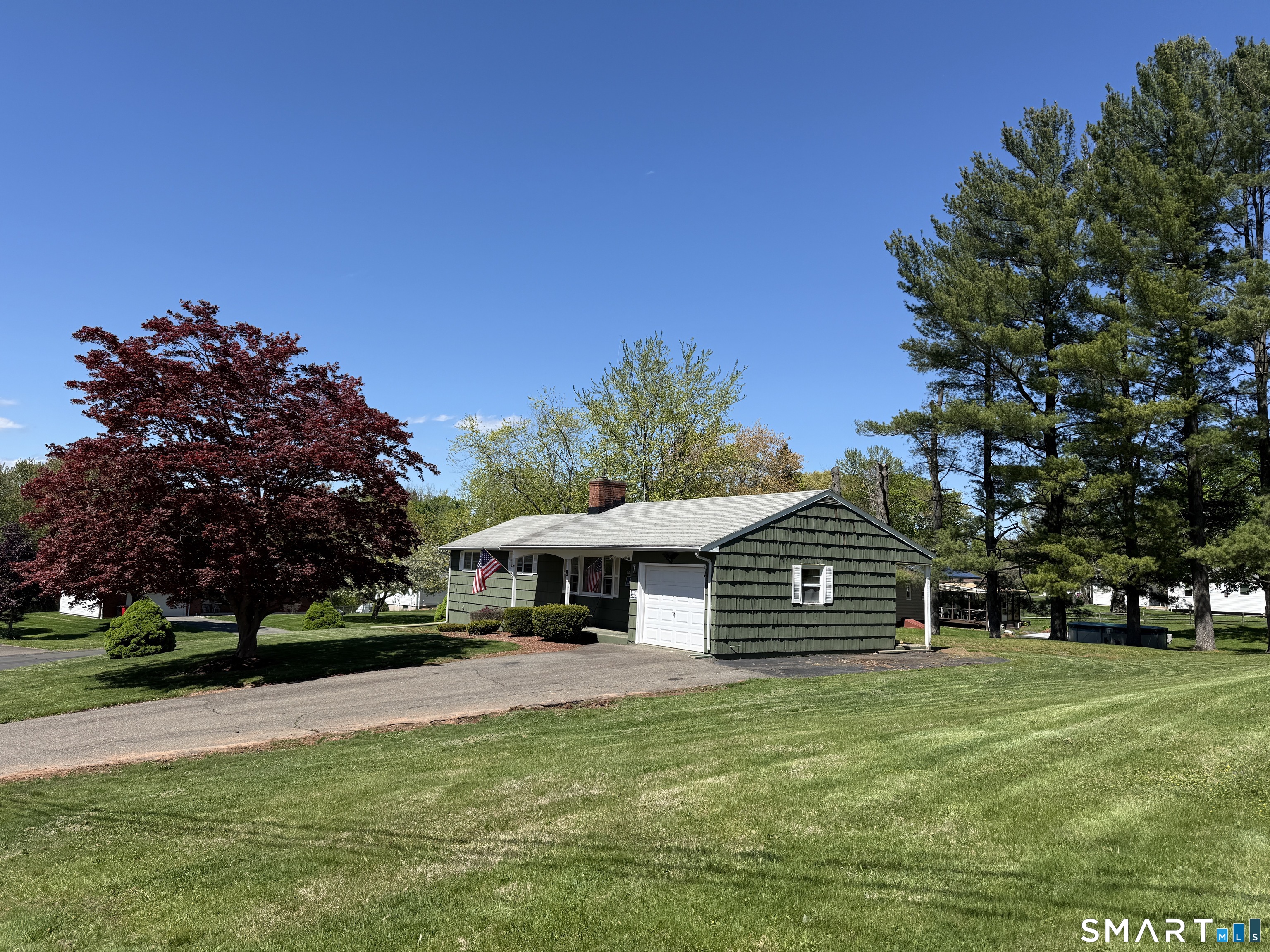 8 Tulip Drive Meriden CT 06450