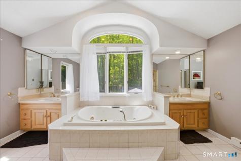 2 Judith Drive Danbury CT 06811