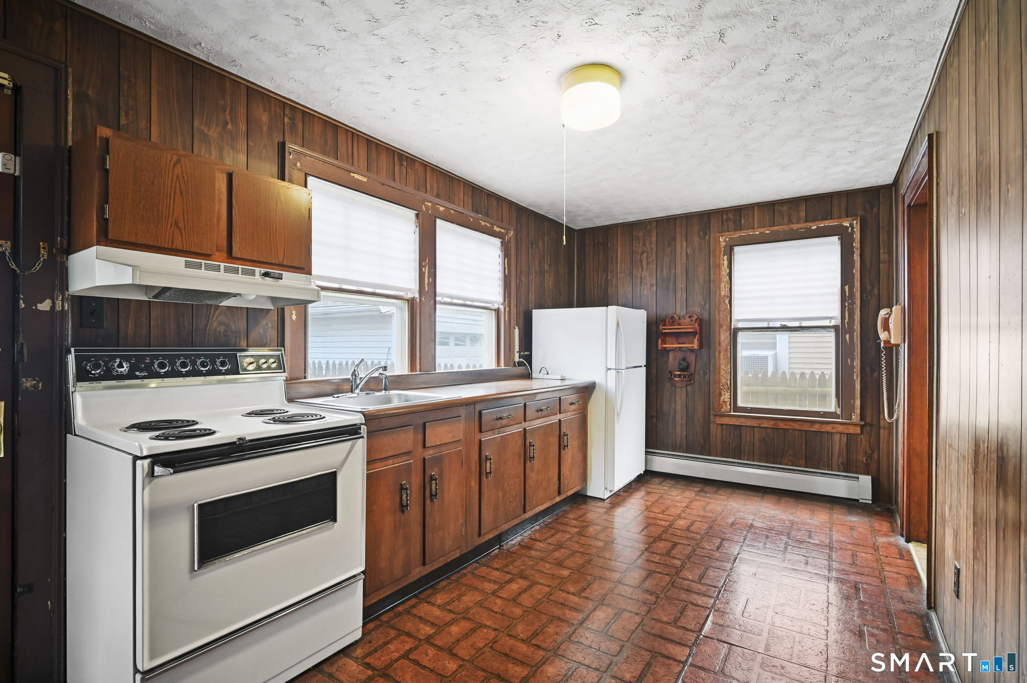 15 Bina Avenue Windsor CT 06095