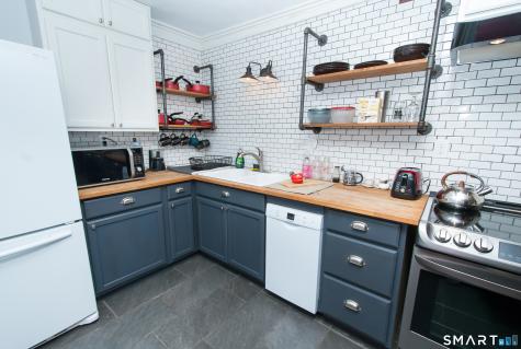 3 Pine Street Newtown CT 06482