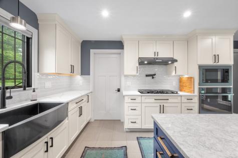 34 Johnny Cake Hill Road Old Lyme CT 06371