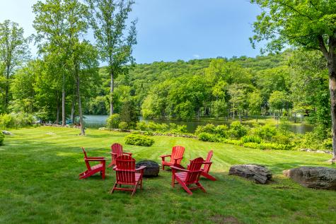 8 Heritage Island Road New Fairfield CT 06812