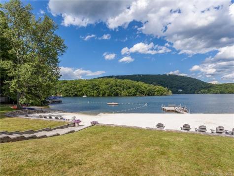 8 Heritage Island Road New Fairfield CT 06812