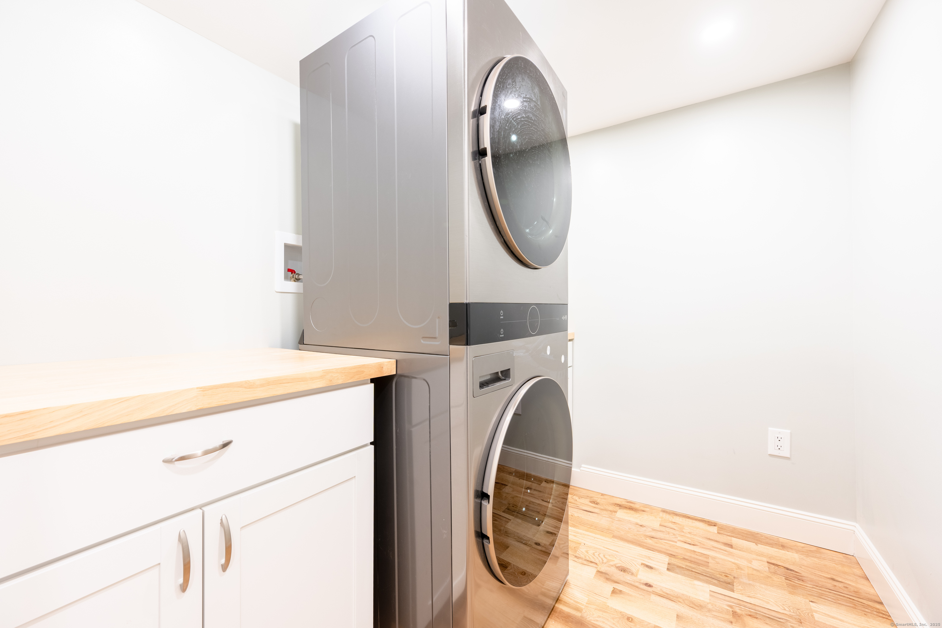 12 Armitage Court Ashford CT 06278