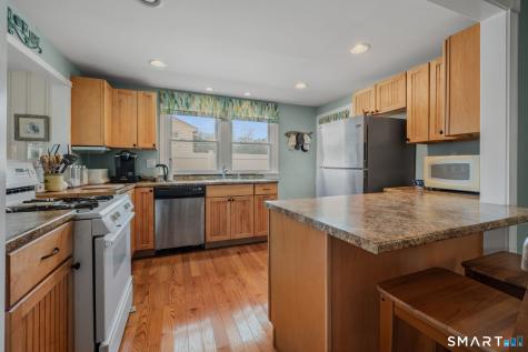 8 Biscayne Boulevard Old Lyme CT 06371