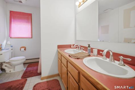 25 Oneil Road Oxford CT 06478