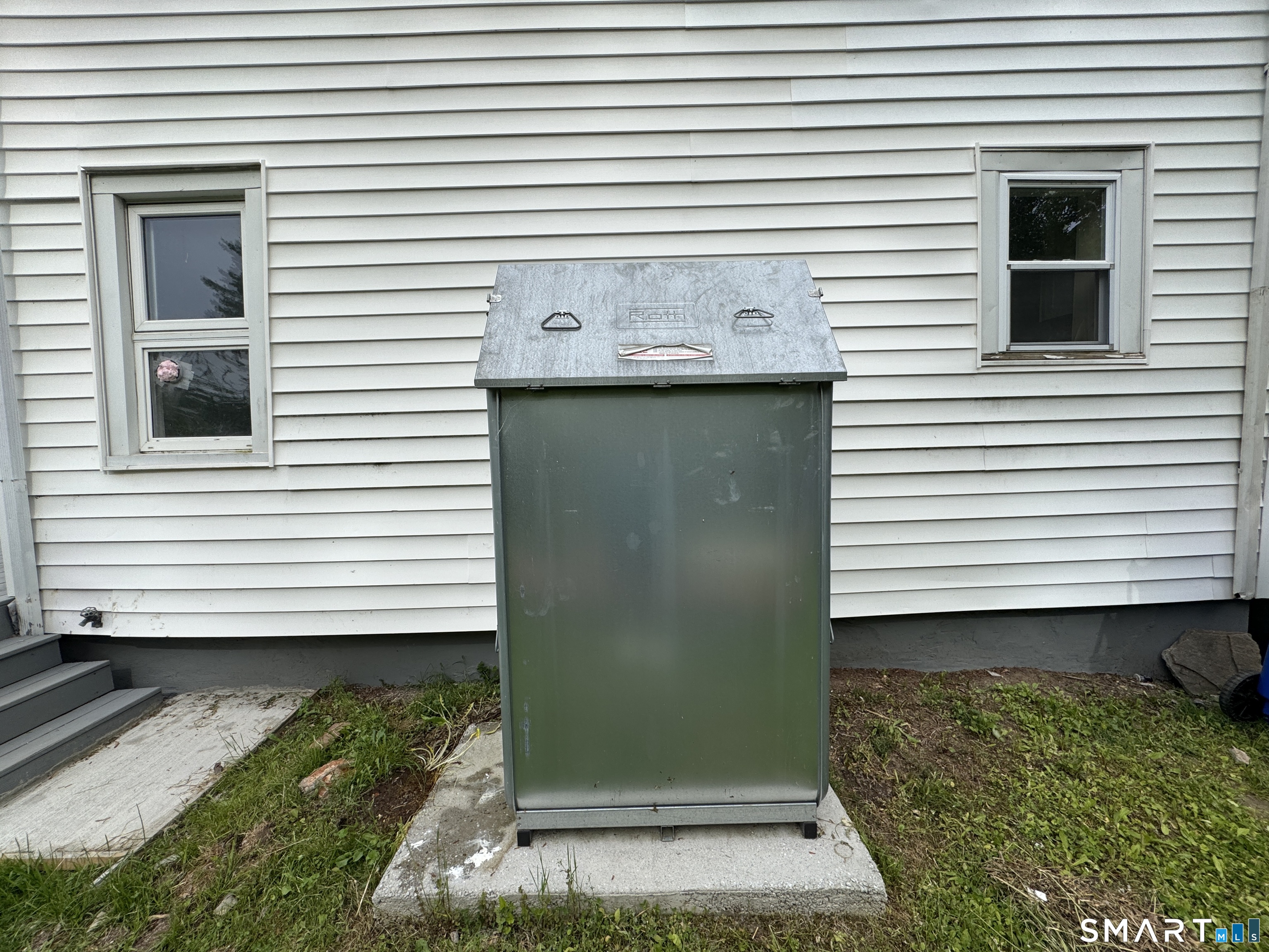 10 Center Street Windsor Locks CT 06096