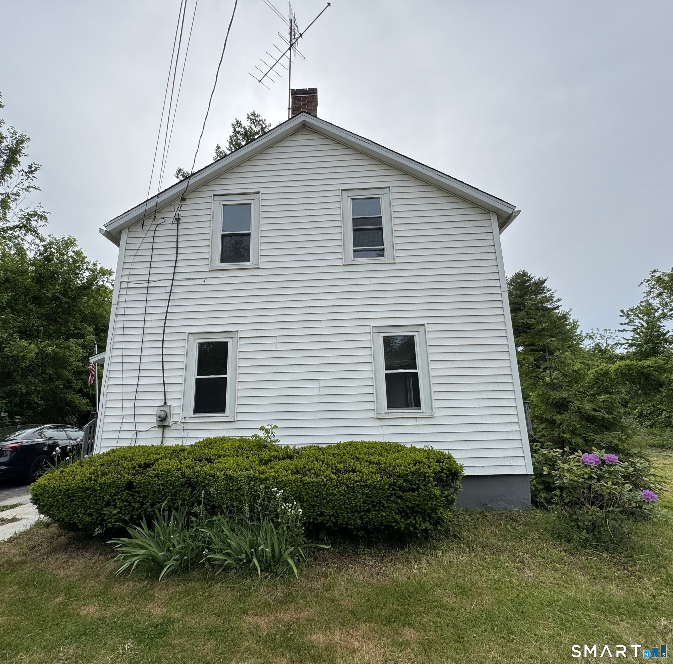 10 Center Street Windsor Locks CT 06096
