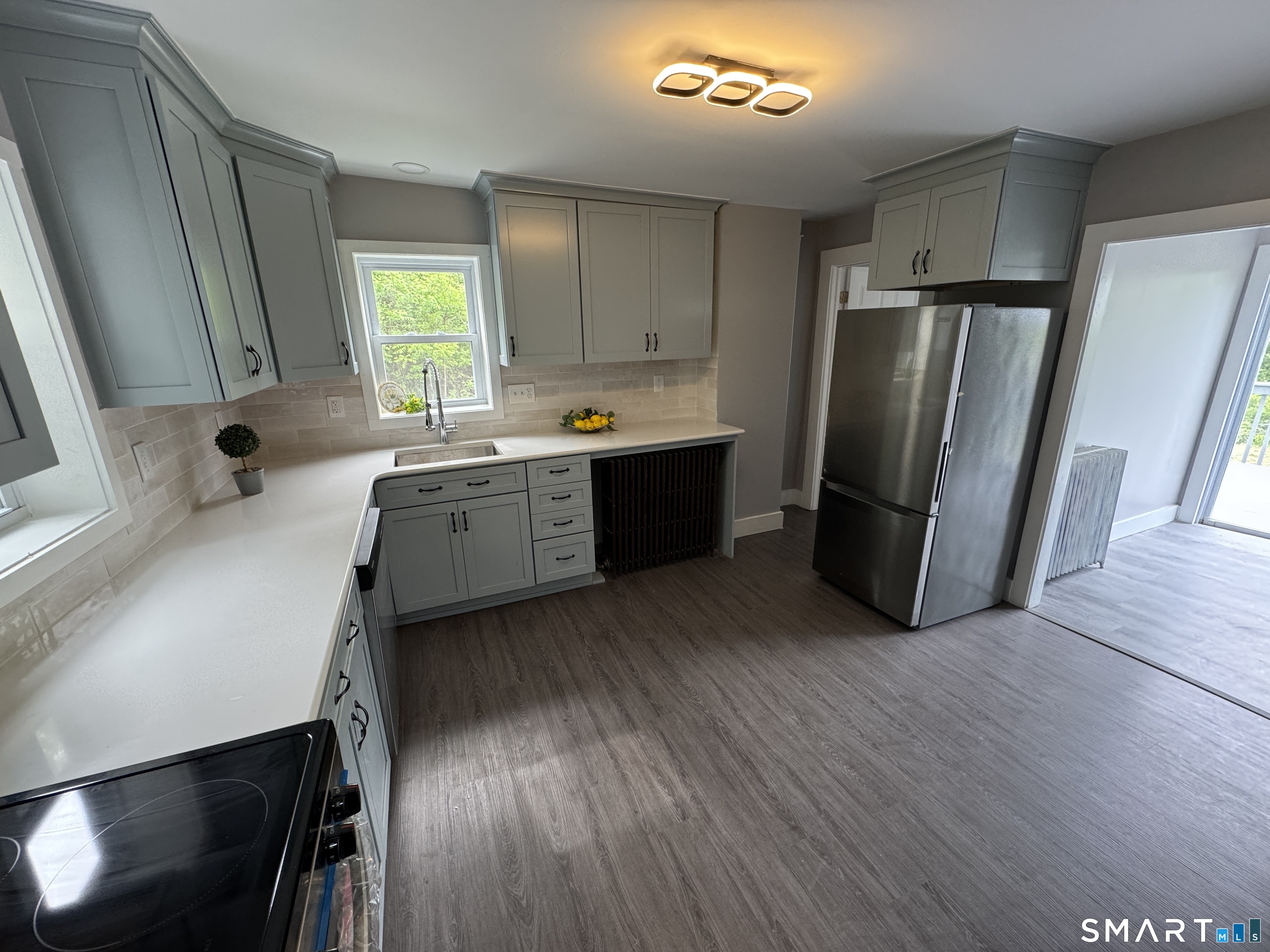 10 Center Street Windsor Locks CT 06096