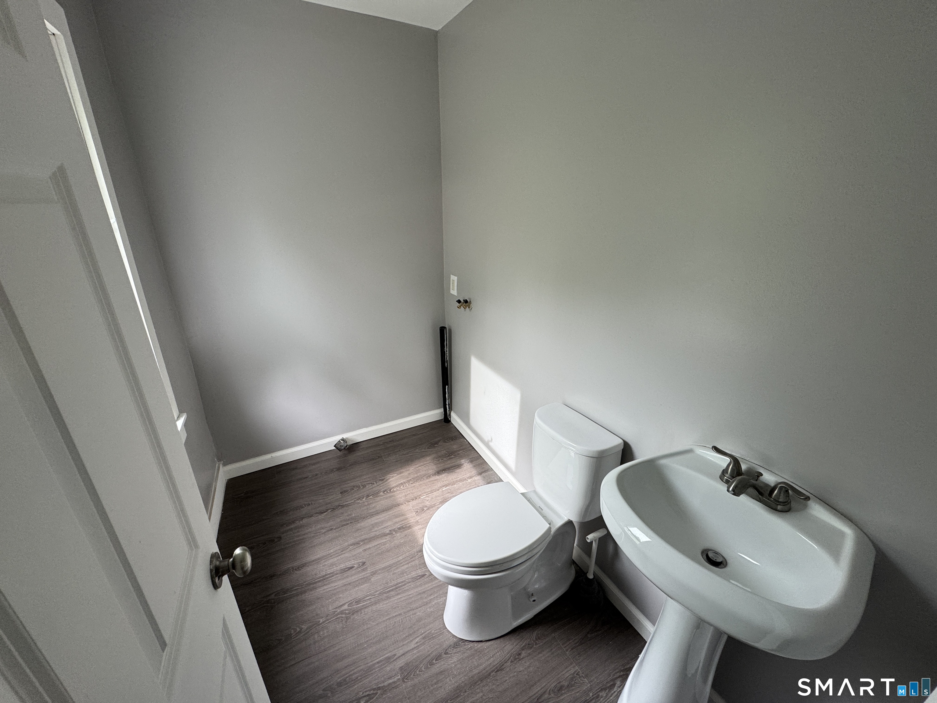 10 Center Street Windsor Locks CT 06096