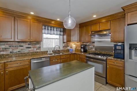 25A Queen Street Enfield CT 06082