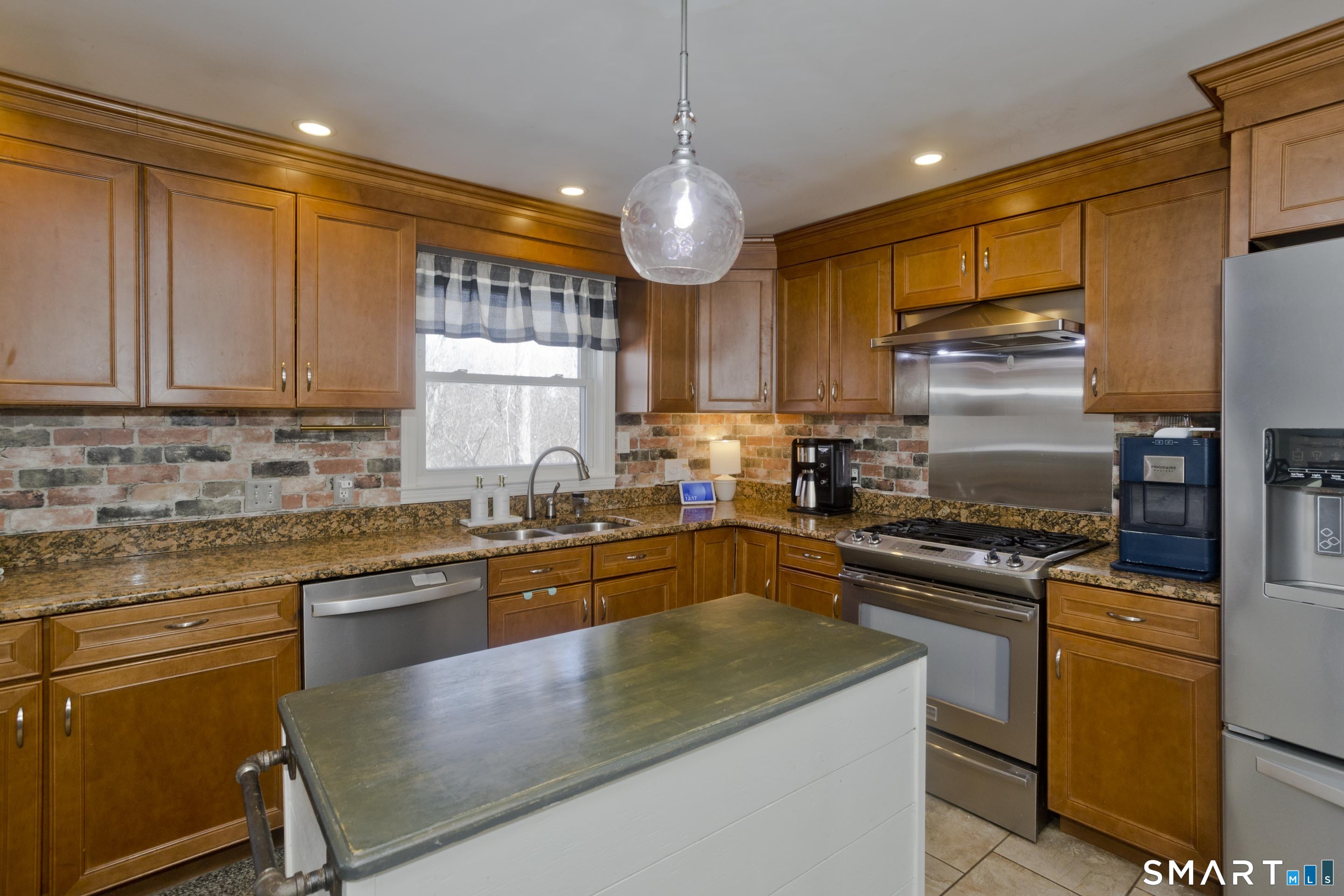 25A Queen Street Enfield CT 06082