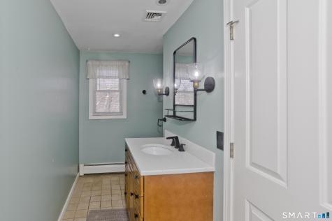 25A Queen Street Enfield CT 06082