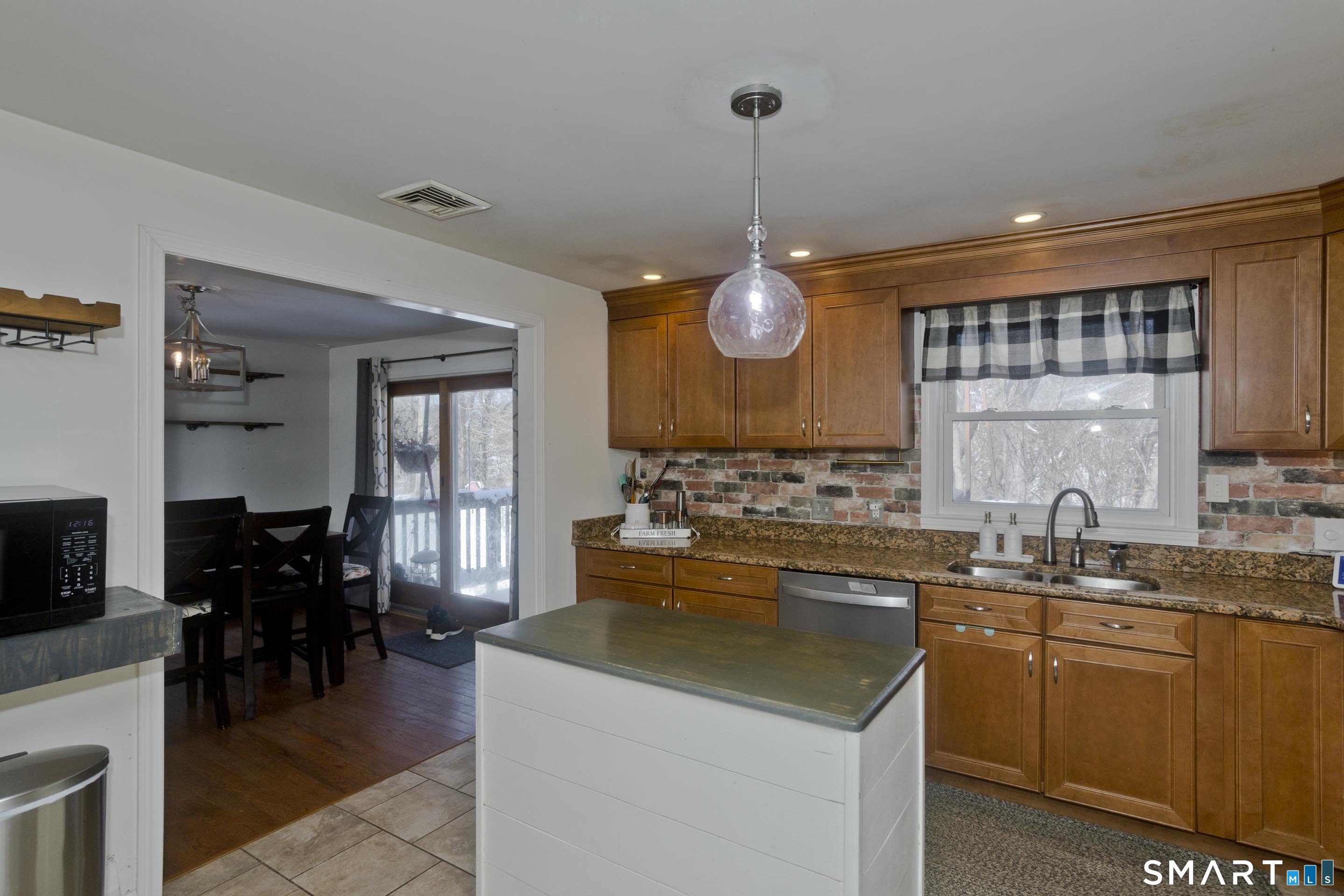 25A Queen Street Enfield CT 06082