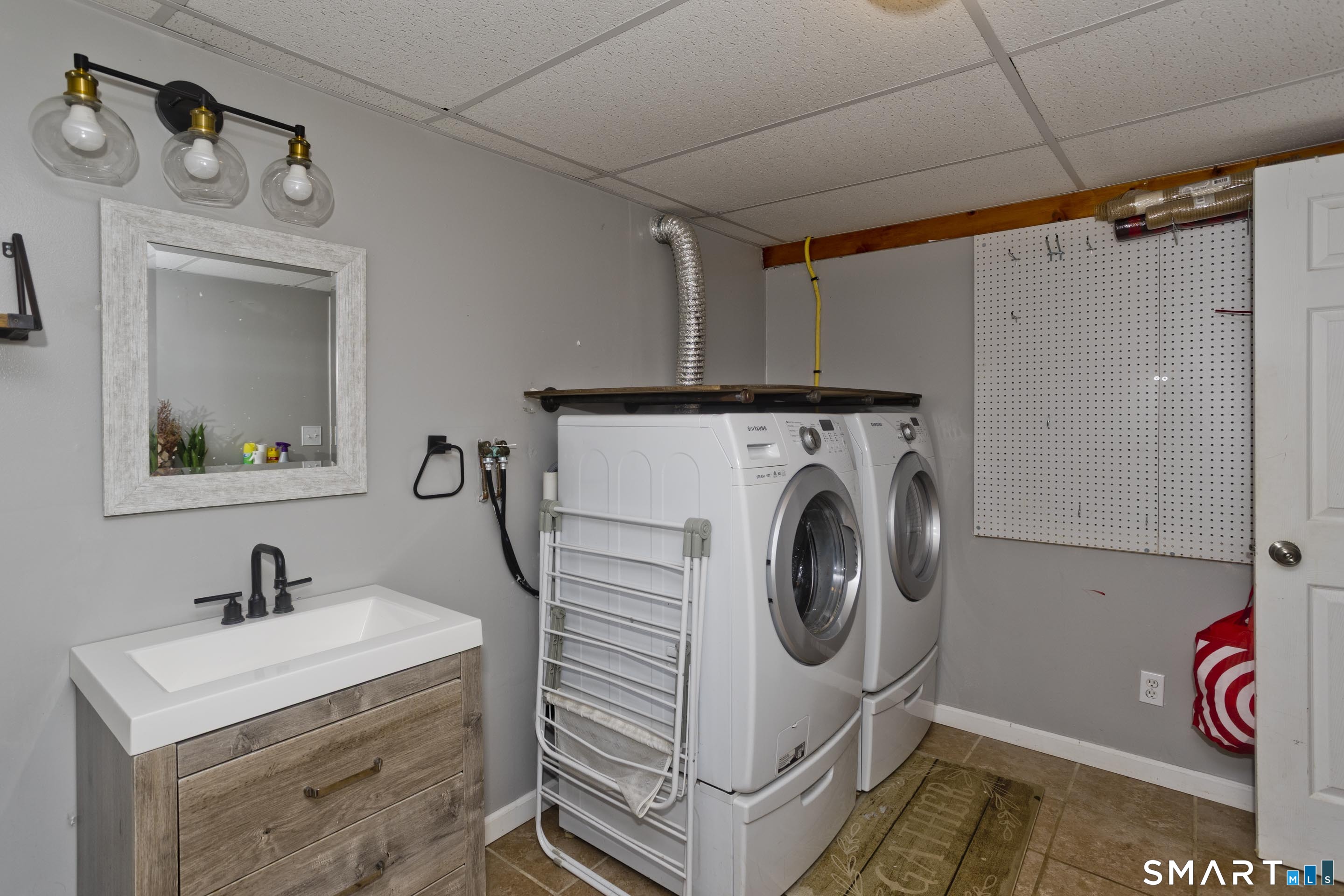 25A Queen Street Enfield CT 06082