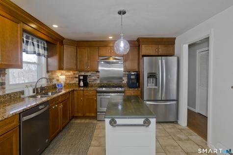 25A Queen Street Enfield CT 06082