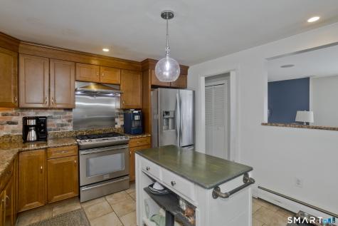 25A Queen Street Enfield CT 06082