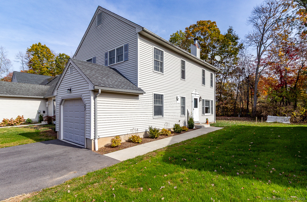 27 Deer Run Trail Manchester CT 06042