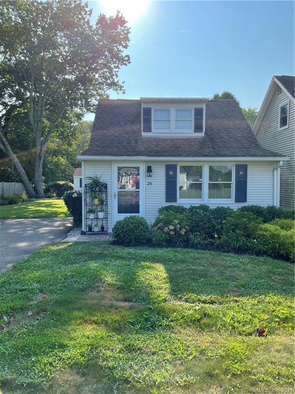 24 Maple Avenue Old Saybrook CT 06475