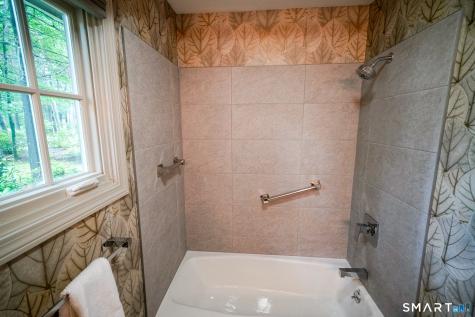 26 Chiltern Street Farmington CT 06032