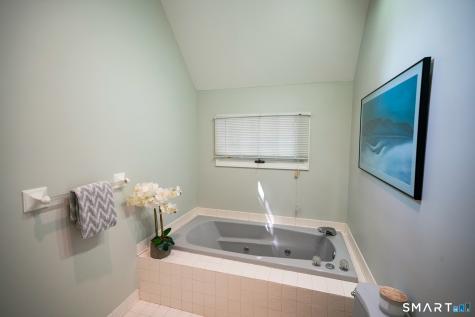 26 Chiltern Street Farmington CT 06032