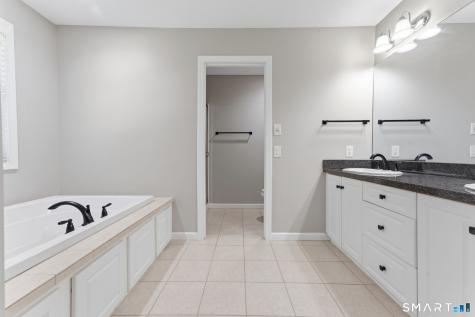 25 Saddle Hill Road Manchester CT 06040