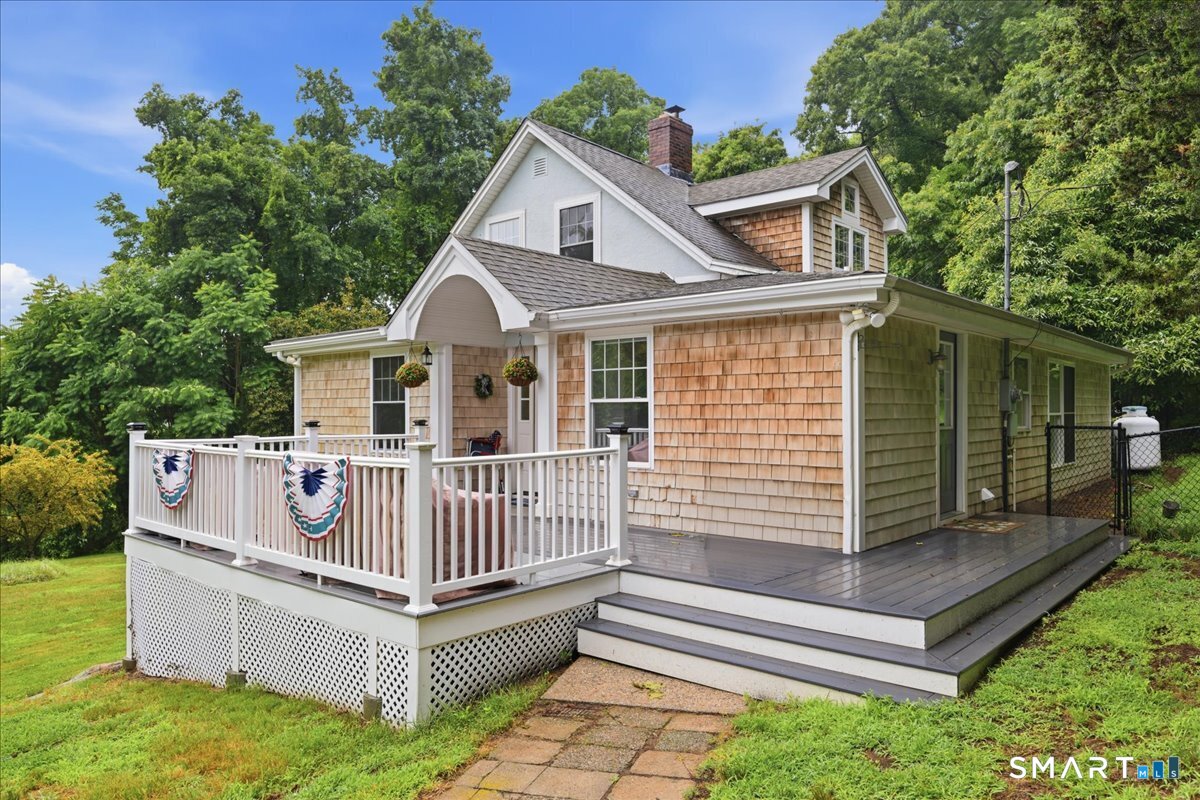 82 Old Post Road Clinton CT 06413