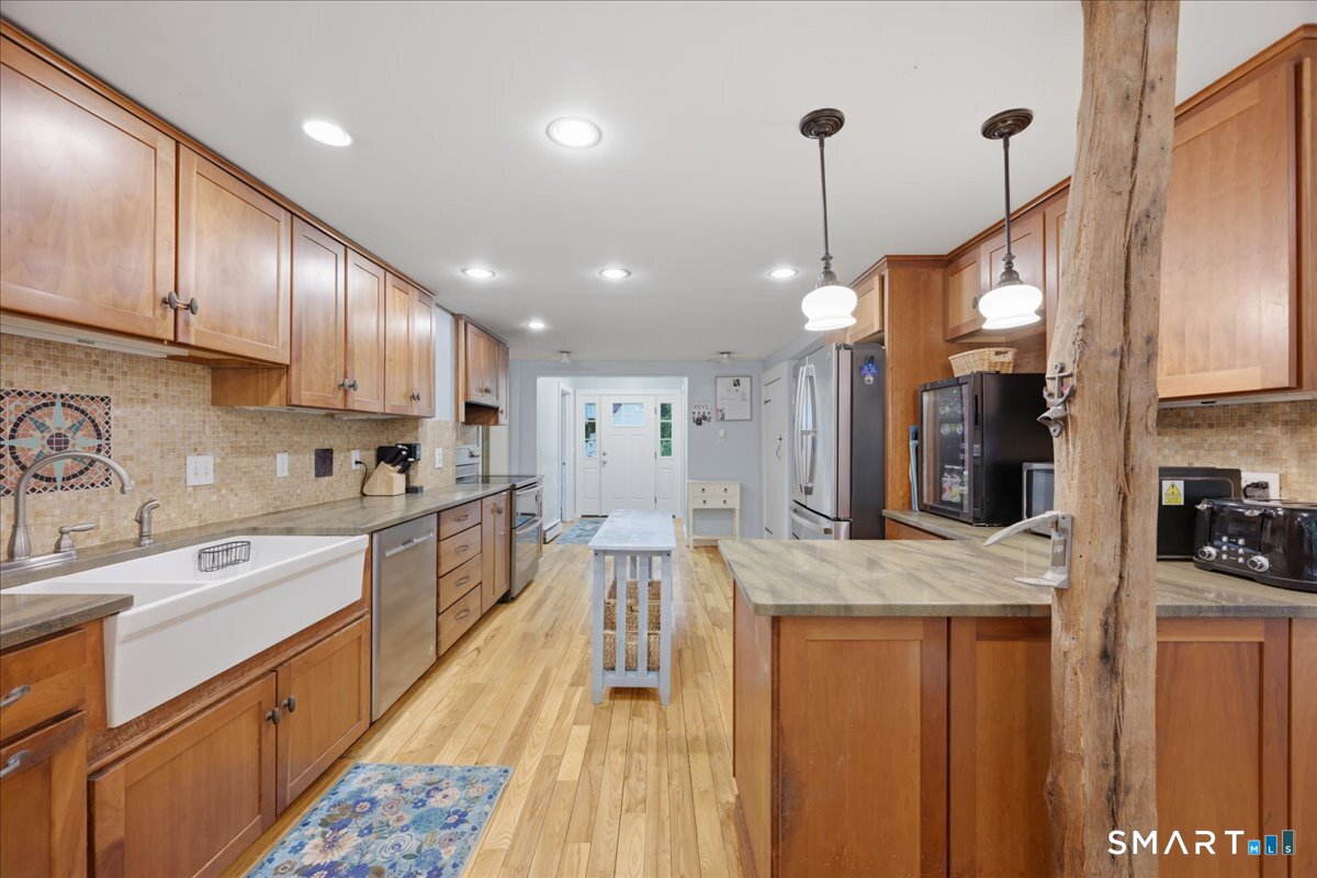 82 Old Post Road Clinton CT 06413