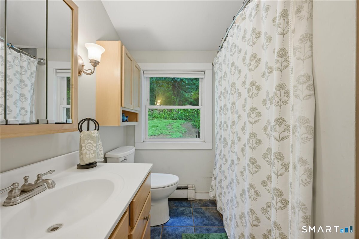 82 Old Post Road Clinton CT 06413