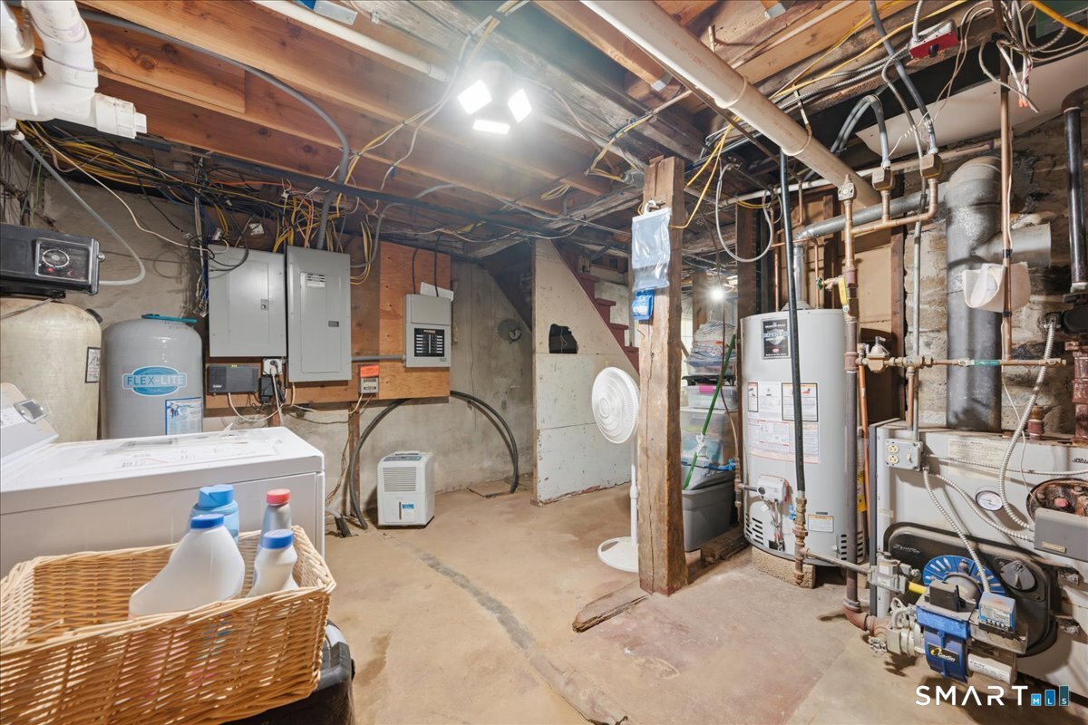 82 Old Post Road Clinton CT 06413