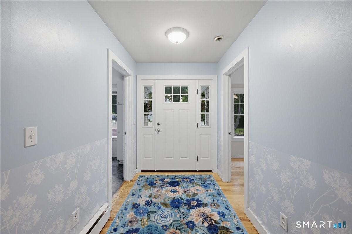 82 Old Post Road Clinton CT 06413